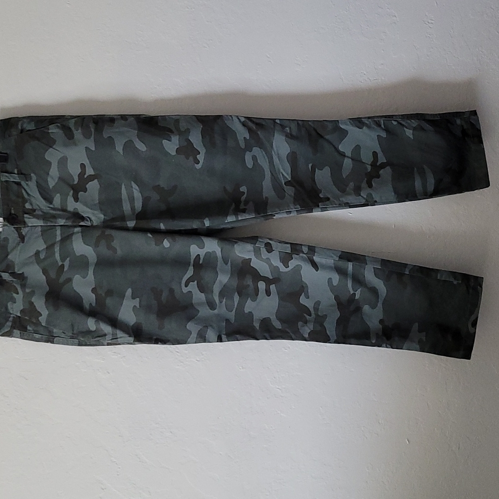 Gap  Girlfriend Khaki Pants Camo 10